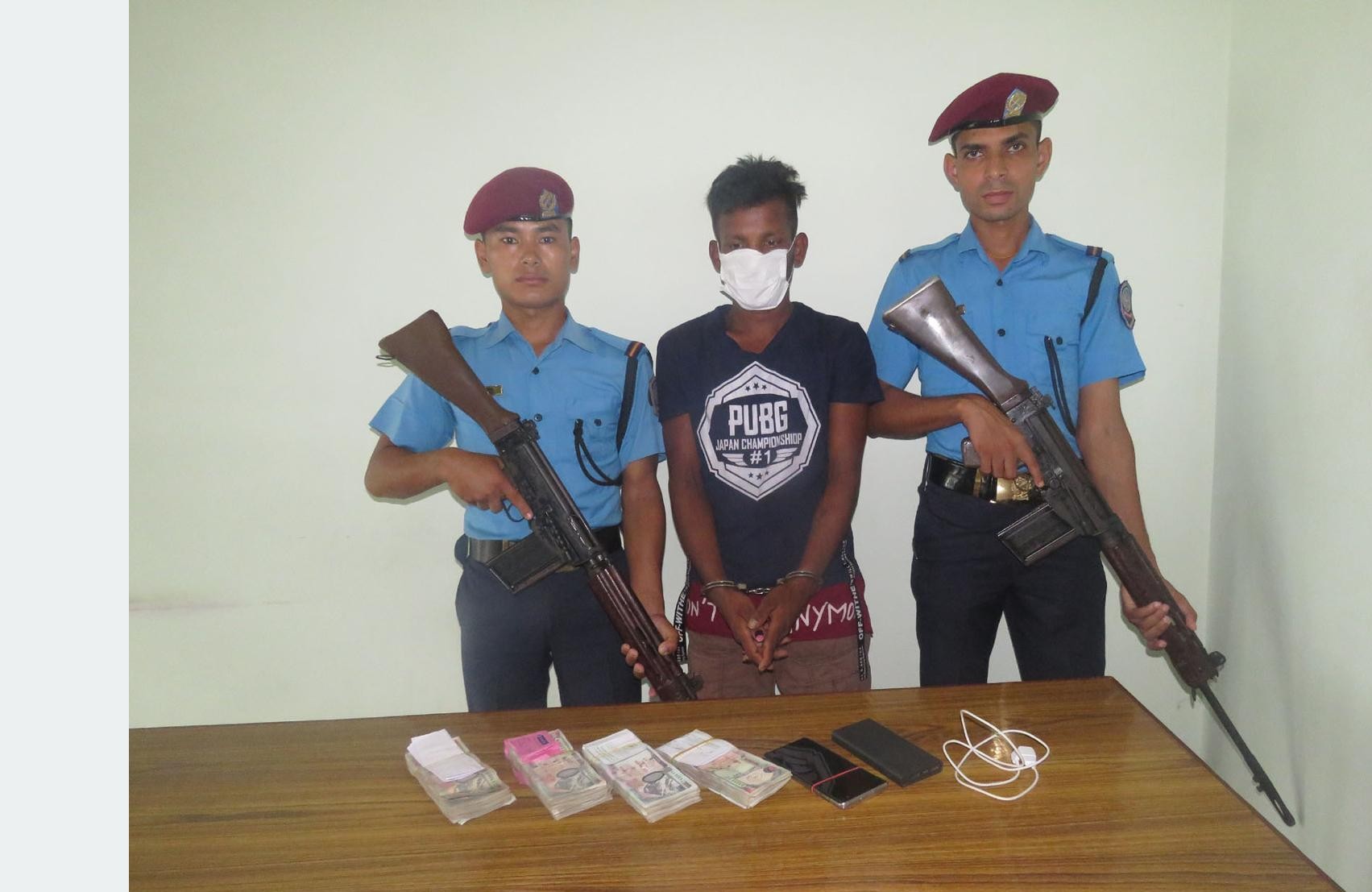 १३ लाख रुपैयाँ चोरी गर्ने पाँच दिनपछि पक्राउ