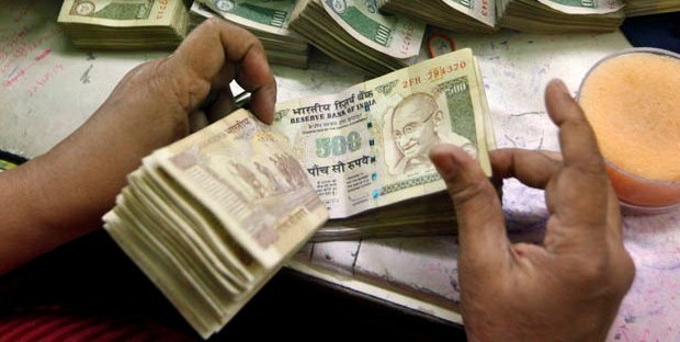 ११ लाख भारतीय नोटसहित अग्रवाल नियन्त्रणमा