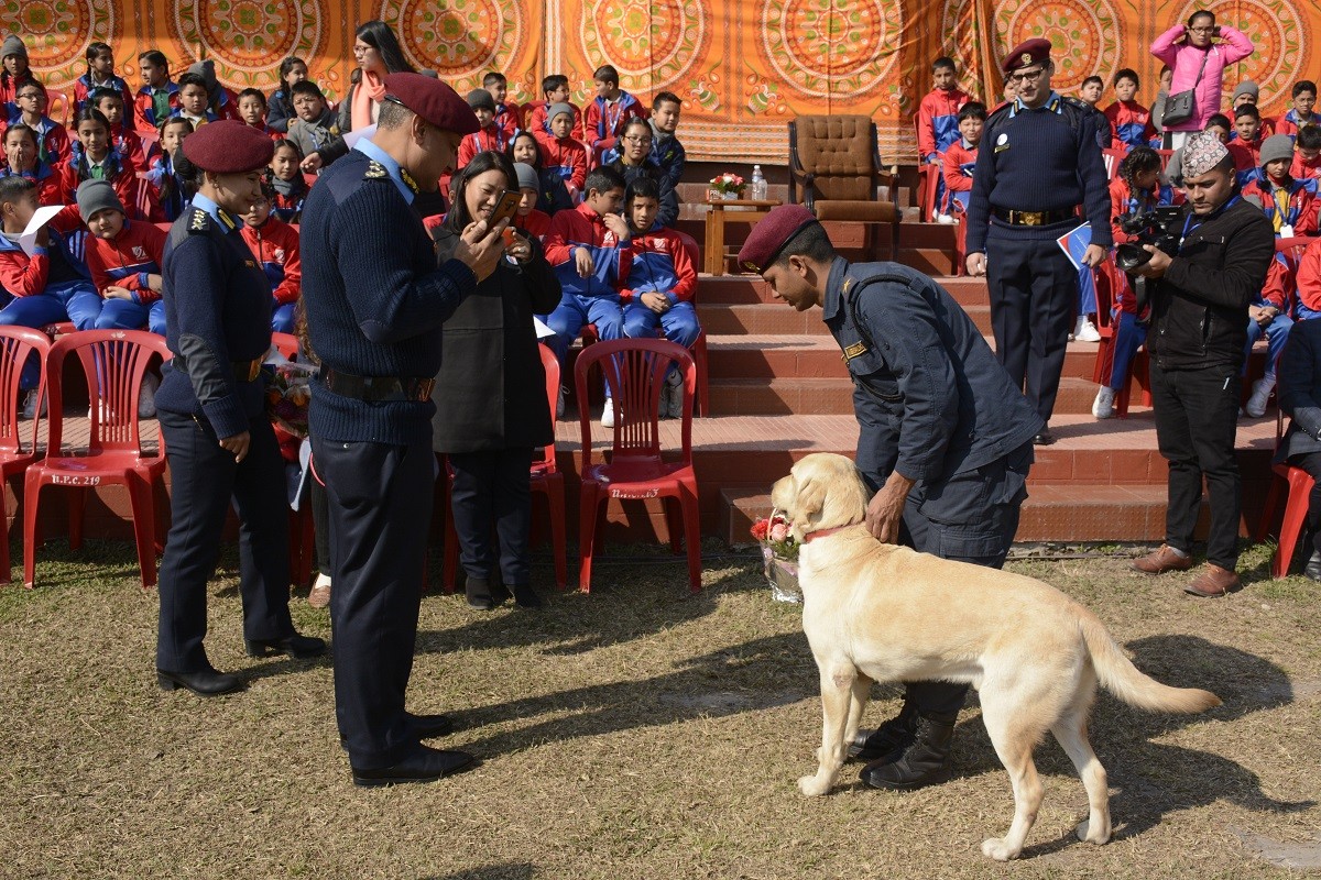 प्रहरी महानिरीक्षक खनालको उपस्थितिमा ‘प्रहरीसँग एक दिन’ कार्यक्रम सम्पन्न