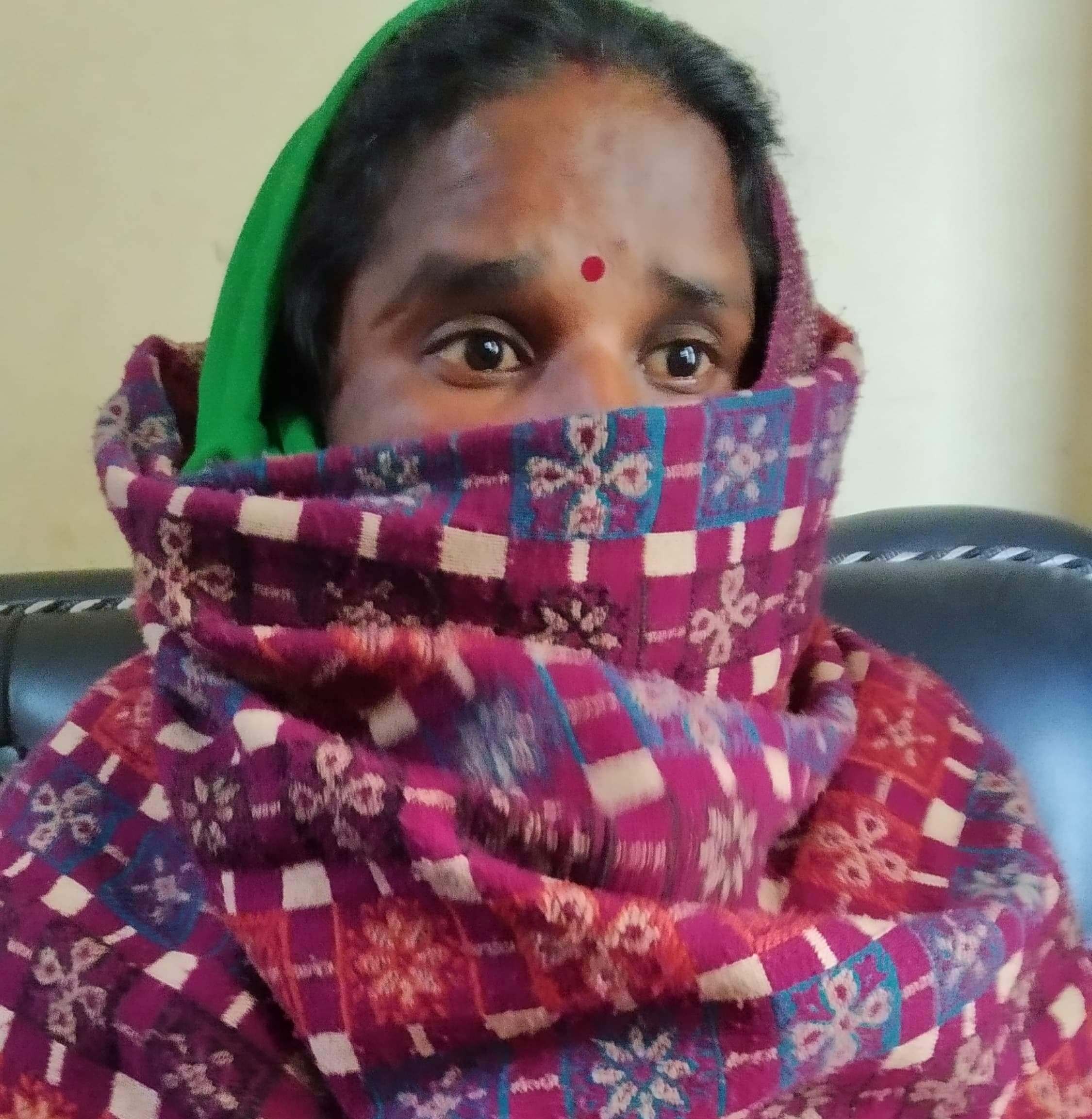 प्रहरीलाई घुस दिन खोज्ने एक महिला पक्राउ