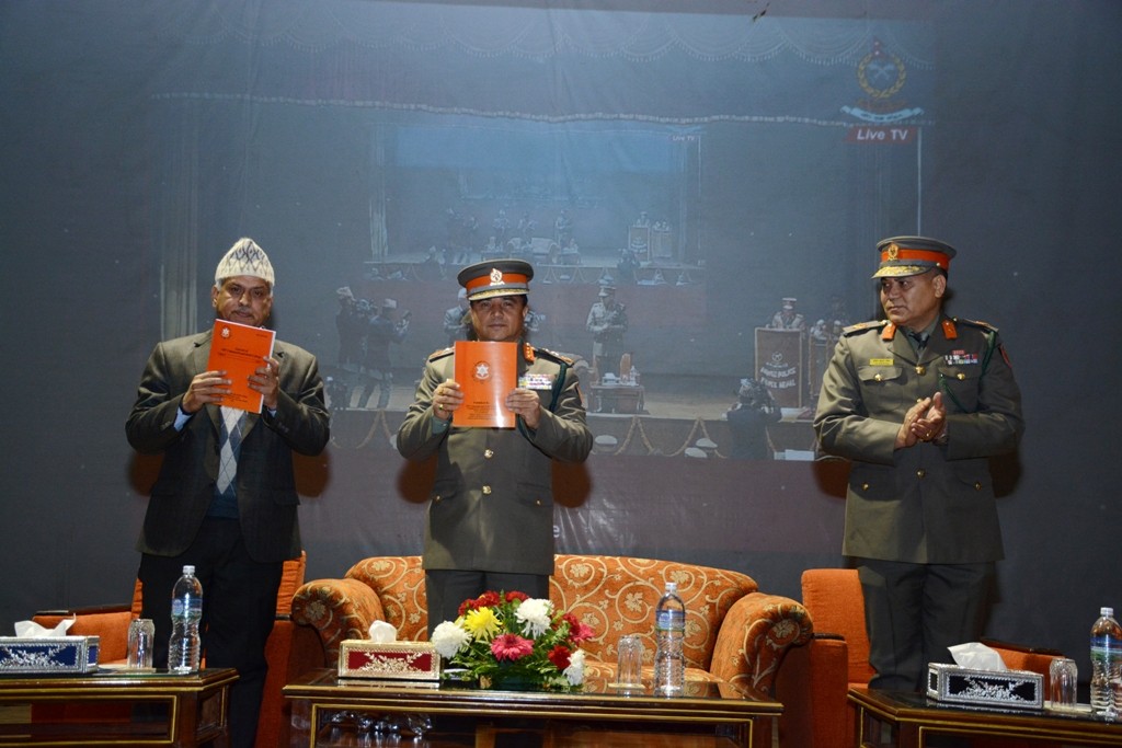 सशस्त्र प्रहरी महानिरीक्षक खनालबाट एपीएफ कमाण्ड तथा स्टाफ कोर्ष समापन