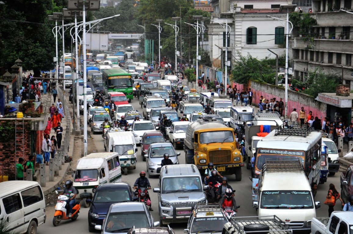 सार्वजनिक सवारी त चले, तर यात्रु भएनन्