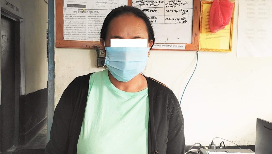 ठूलोमात्रामा अवैध जंगली जडिबुटीसहित एक महिला पक्राउ