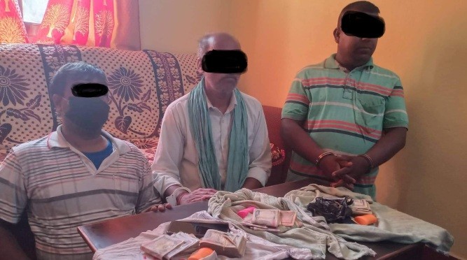 जुवा खेलिरहेको ठाँउमा प्रहरीको ‘ईन्ट्री’: ३ जना पक्राउ, १७ जना फरार
