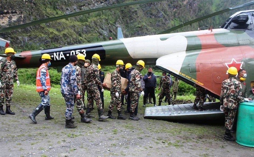 नेपाली सेनाको हवाई सेवा: धेरैको बच्यो ज्यान