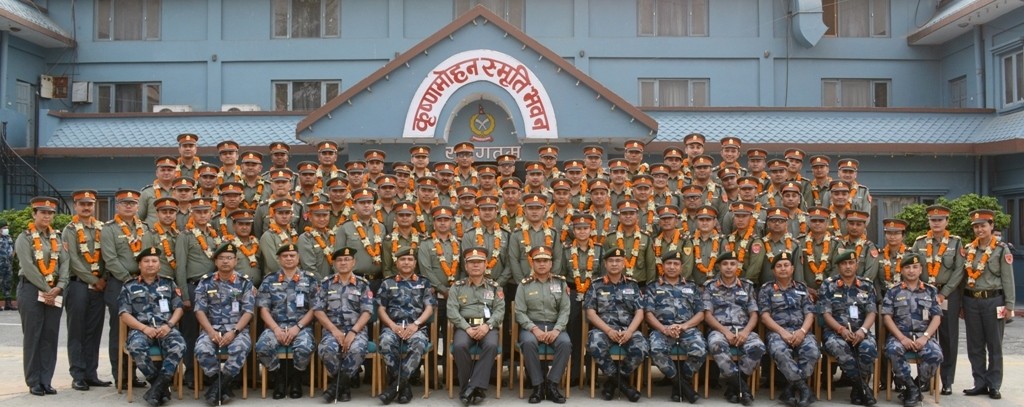 सशस्त्र प्रहरीका ७२ डीएसपीले लगाए फूली