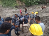 गल्छीमा भेटिएको पैसा राख्ने लकर सशस्त्र प्रहरीले नेपाल प्रहरीलाई बुझायो
