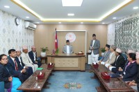 नवनिर्वाचित सभामुख डीपी अर्यालले पदवहाली गरे