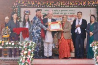 सशस्त्र प्रहरी बललाई ललितपुर महानगर गौरव पुरस्कार