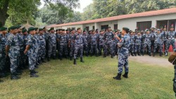 छिन्नमस्ता पुगेर सशस्त्रका आईजीले भने– सीमा अपराध नियन्त्रणमा निर्मम हुनू, सतर्कता र समन्वय बढाउनू