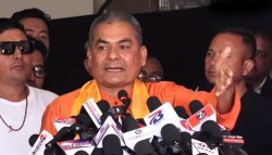 दुर्गा प्रसाईंलाई राप्रपाले ‘छुरा’ हानेपछि...