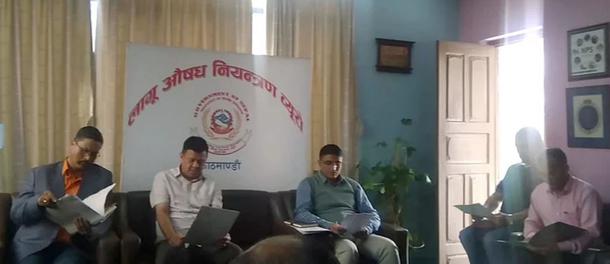 साढे ५ हजार एम्पुल लागूऔषधसहित ७ जना पक्राउ