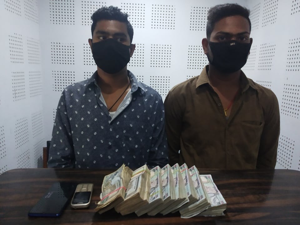 सात लाख रुपैयँसहित हुण्डी कारोबारमा संलग्न २ जना पक्राउ