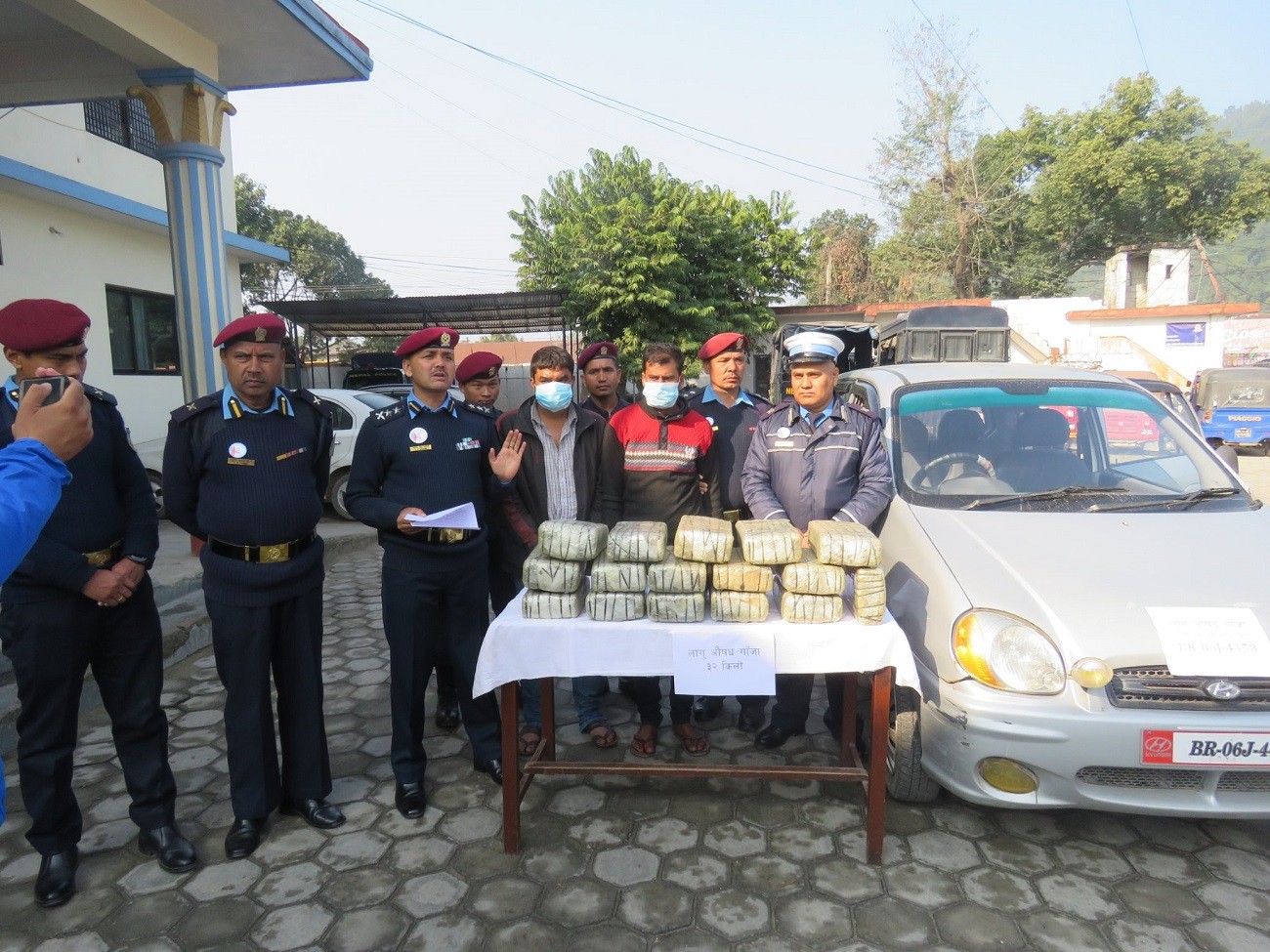गोली हानी गाँजा तस्कर पक्राउ