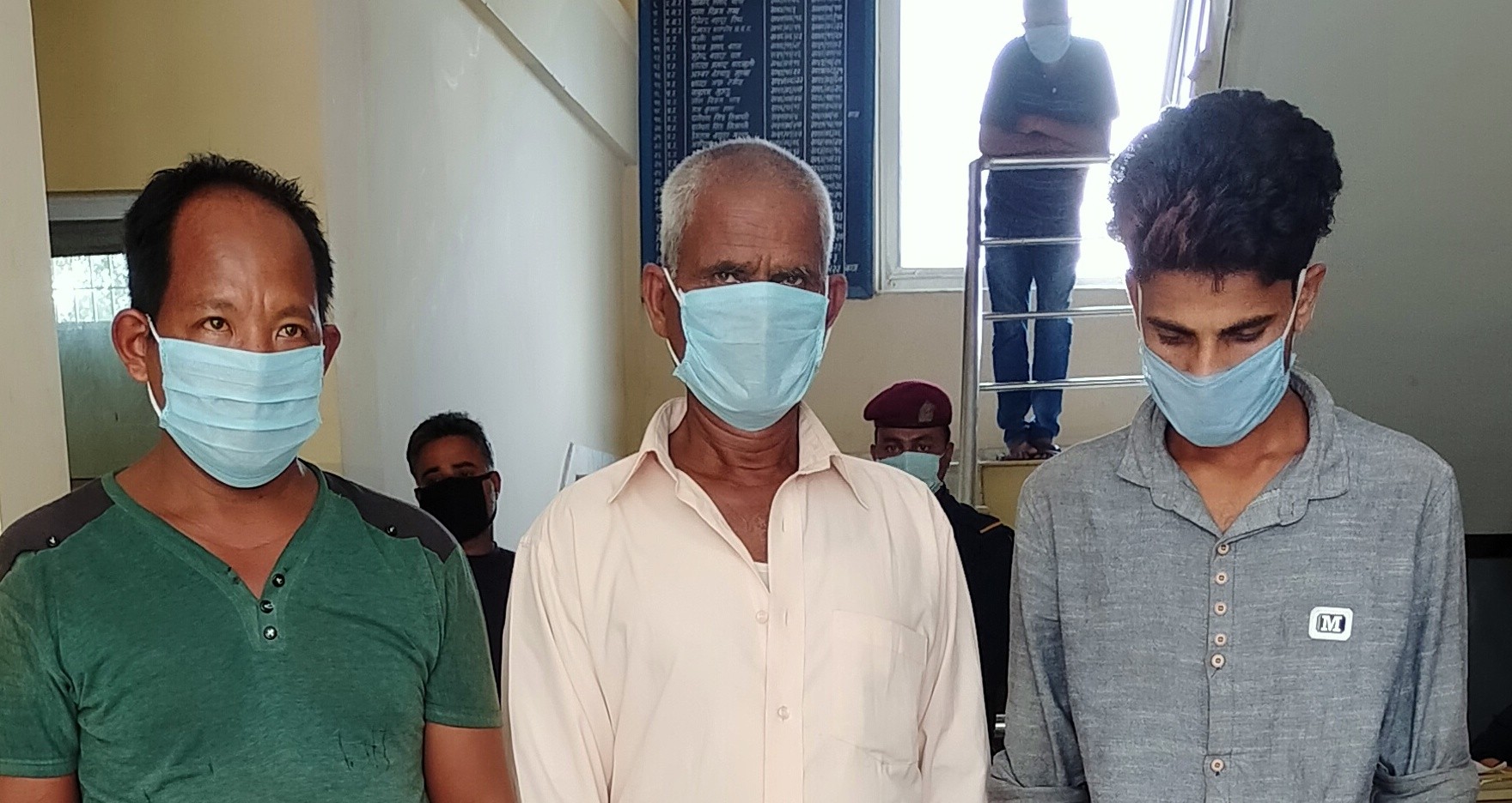 दश किलो  गाँजासहित तीन जना पक्राउ