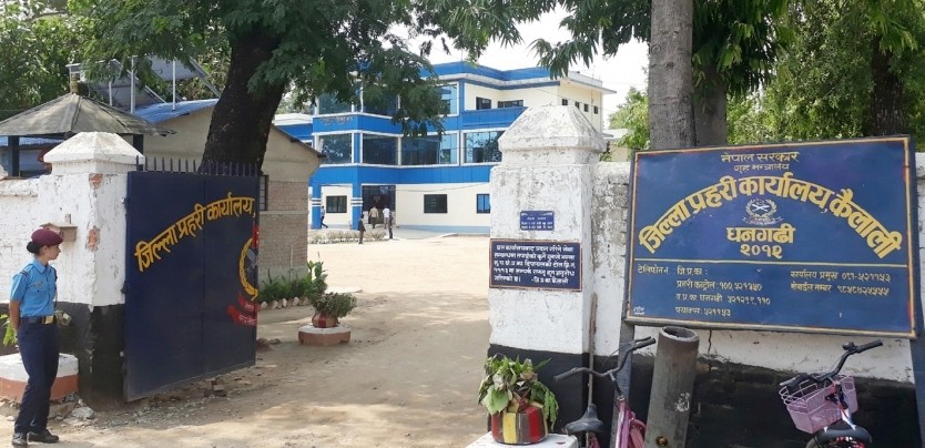 मोबाइल चोरीमा संलग्न रहेको आरोपमा ३ जना पक्राउ