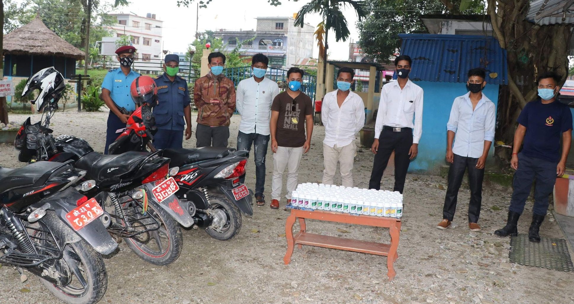 भन्सार छलेर ल्याइएको ७ लाखको औषधीसहित ६ जना पक्राउ
