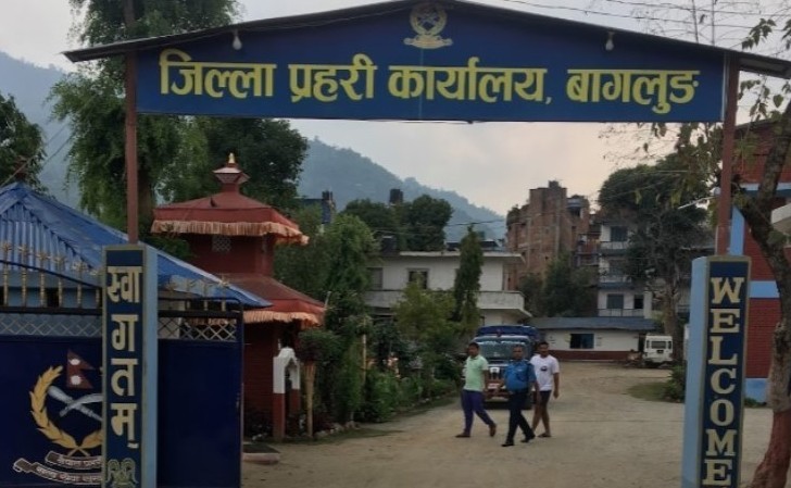 बागलुङ प्रहरीद्वारा ११ नाल भरुवा बन्दुकसहित १० जना पक्राउ