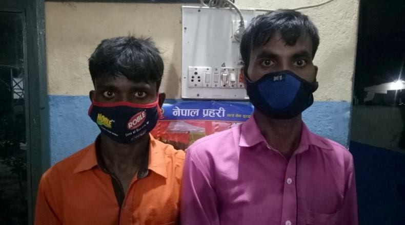 इटहरीबाट पटाकासहित दुई जना पक्राउ