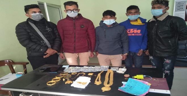 काभ्रेबाट ३८ तोला सुन चोरेर भागेका पाँच जना काठमाडौंमा पक्राउ