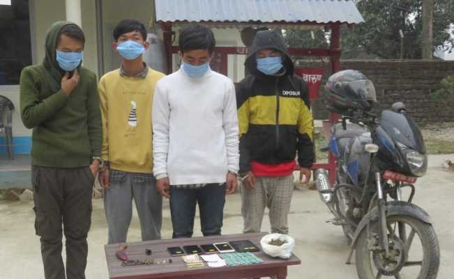 खैरोहिरोईनसहित ४ जना पक्राउ