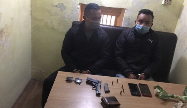काठमाडौंबाट अमेरिकन पेस्तोल र पाँच राउण्ड गोलीसहित दुई जना पक्राउ
