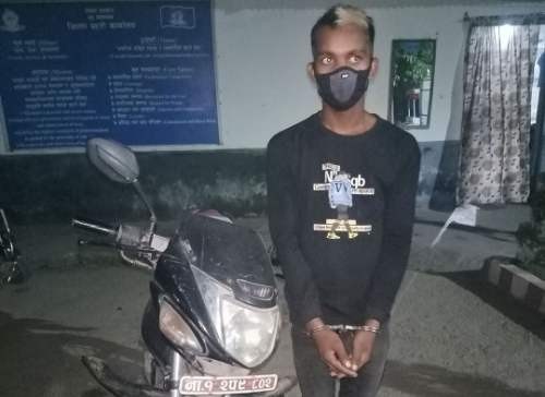 चोरीको मोटरसाइकलसहित एक युवक पक्रउ
