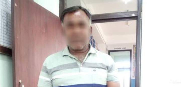 भारतीय नोटसहित एक जना पक्राउ