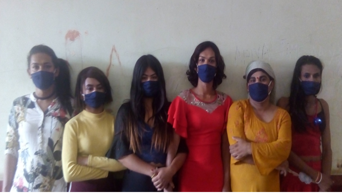 चितवनबाट राति बाटोमा हिँड्ने सर्वसाधारणलाई दुर्व्यवहार गर्ने ६ जना ‘तेस्रो लिङ्गी’ पक्राउ