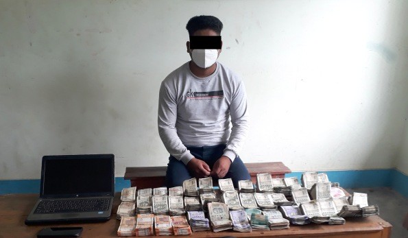 १७ लाख ५० हजार भारतीय रुपैयाँसहित एक जना पक्राउ