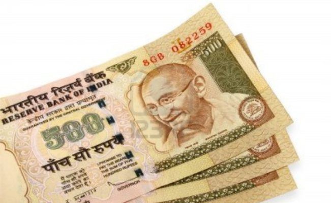 दुई लाख भारतीय रुपैयाँसहित एक जना पक्राउ