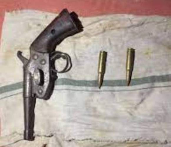 पेस्तोल र दुई राउण्ड गोलीसहित एक जना पक्राउ