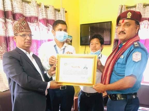 दाङका एसपी चन्द नगद पुरस्कारसहित सम्मानित