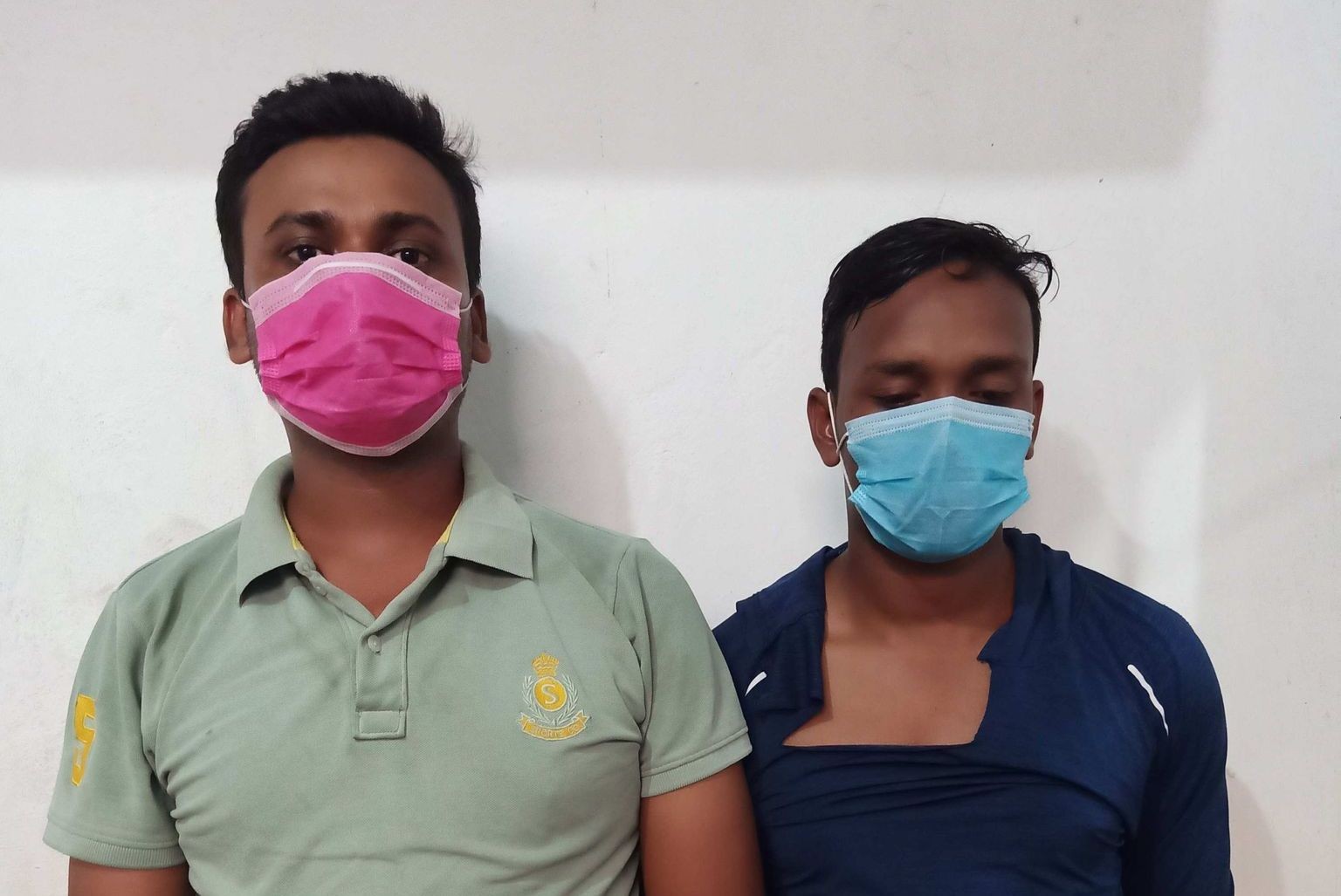 चोरीको मोटरसाइकलसहित २ जना पक्राउ