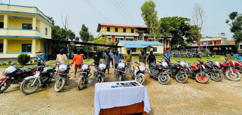 दाङमा मोटरसाइकल चोरी गर्ने गिरोहका ८ जना पक्राउ