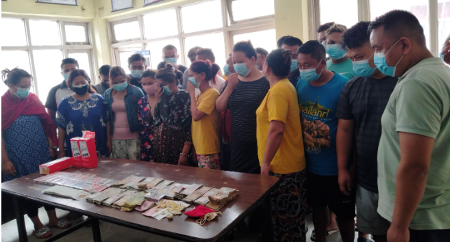 काठमाडौंको बौद्धबाट ८ महिलासहित २८ जुवाडे पक्राउ, १४ लाख नगद बरामद