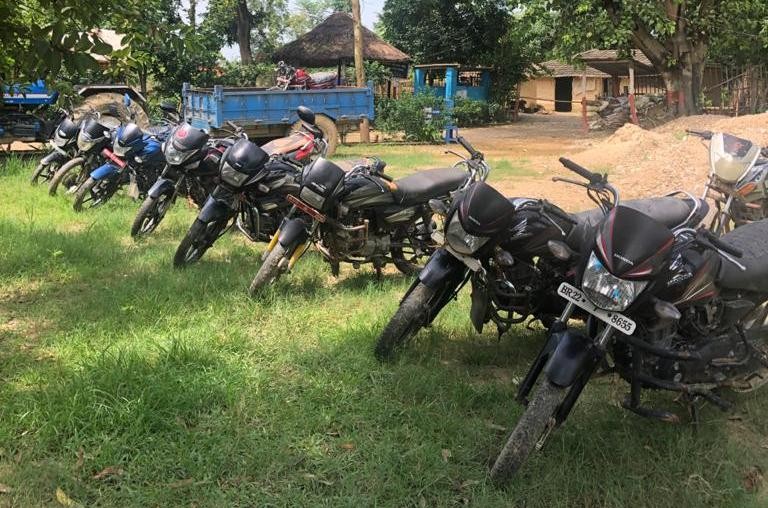 अवैध रुपमा भित्रीएका १० वटा भारतीय मोटरसाइकल प्रहरीको नियन्त्रणमा