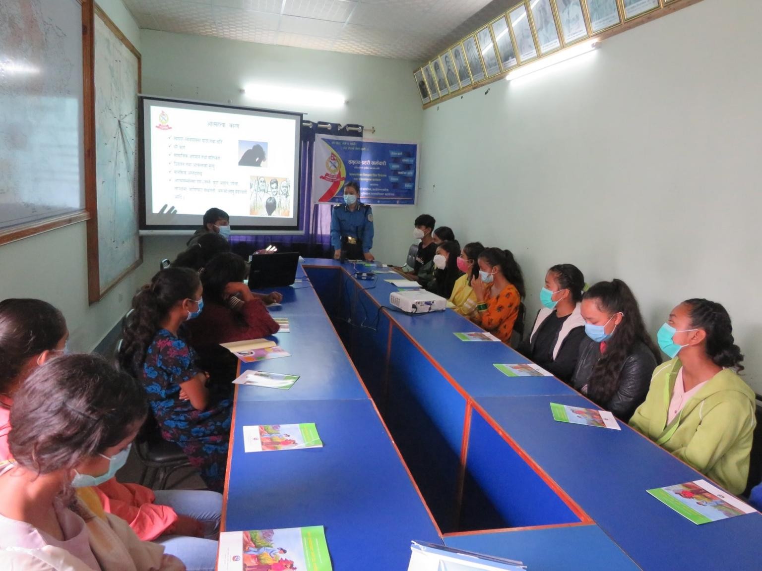 धुलिखेलका बालबालिकालाई ‘बालबालिका विरुद्धको हिंसा नियन्त्रण तथा सचेतनामूलक कार्यक्रम’