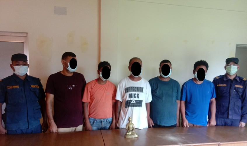 बुद्धको मुर्तिसहित ५ जना पक्राउ