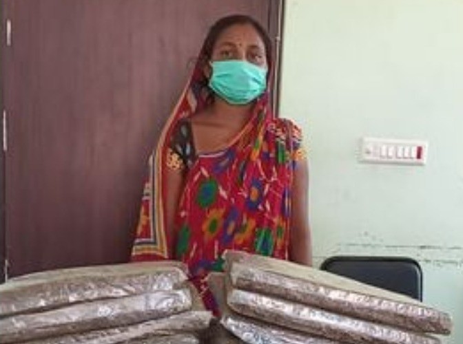 १७ किलाे गाँजासहित एक महिला पक्राउ
