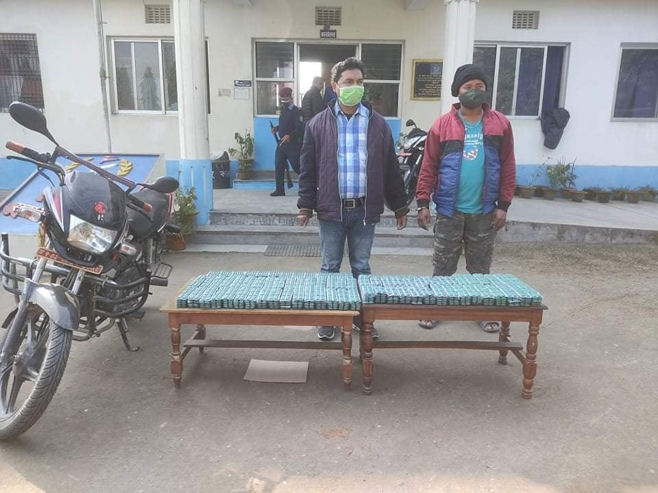 अवैध औषधि सहित २ जना पक्राउ