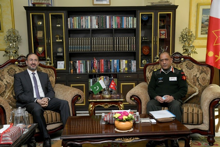 प्रधान सेनापति शर्मा र पाकिस्तानका राजदूतबीच शिष्टाचार भेट