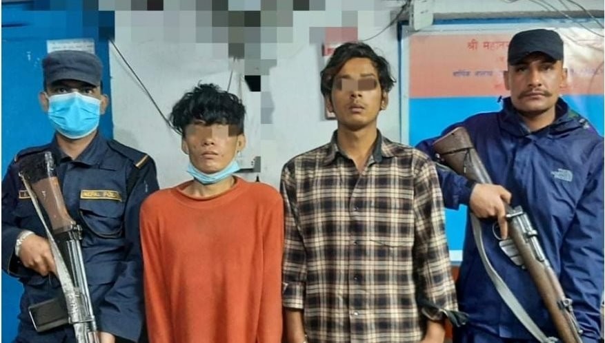 सालकको आखेटोपहारसहित २ जना पक्राउ