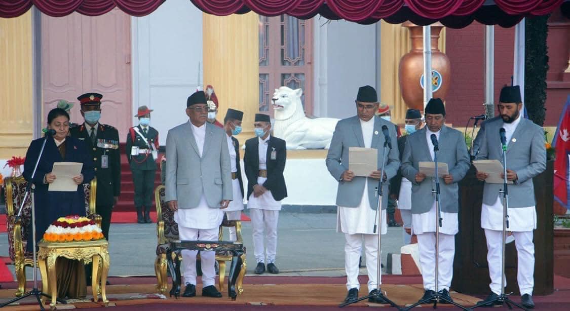 तीन उपप्रधानमन्त्रीसहित ८ सदस्यीय मन्त्रिपरिषद गठन, रवि बने गृहमन्त्री