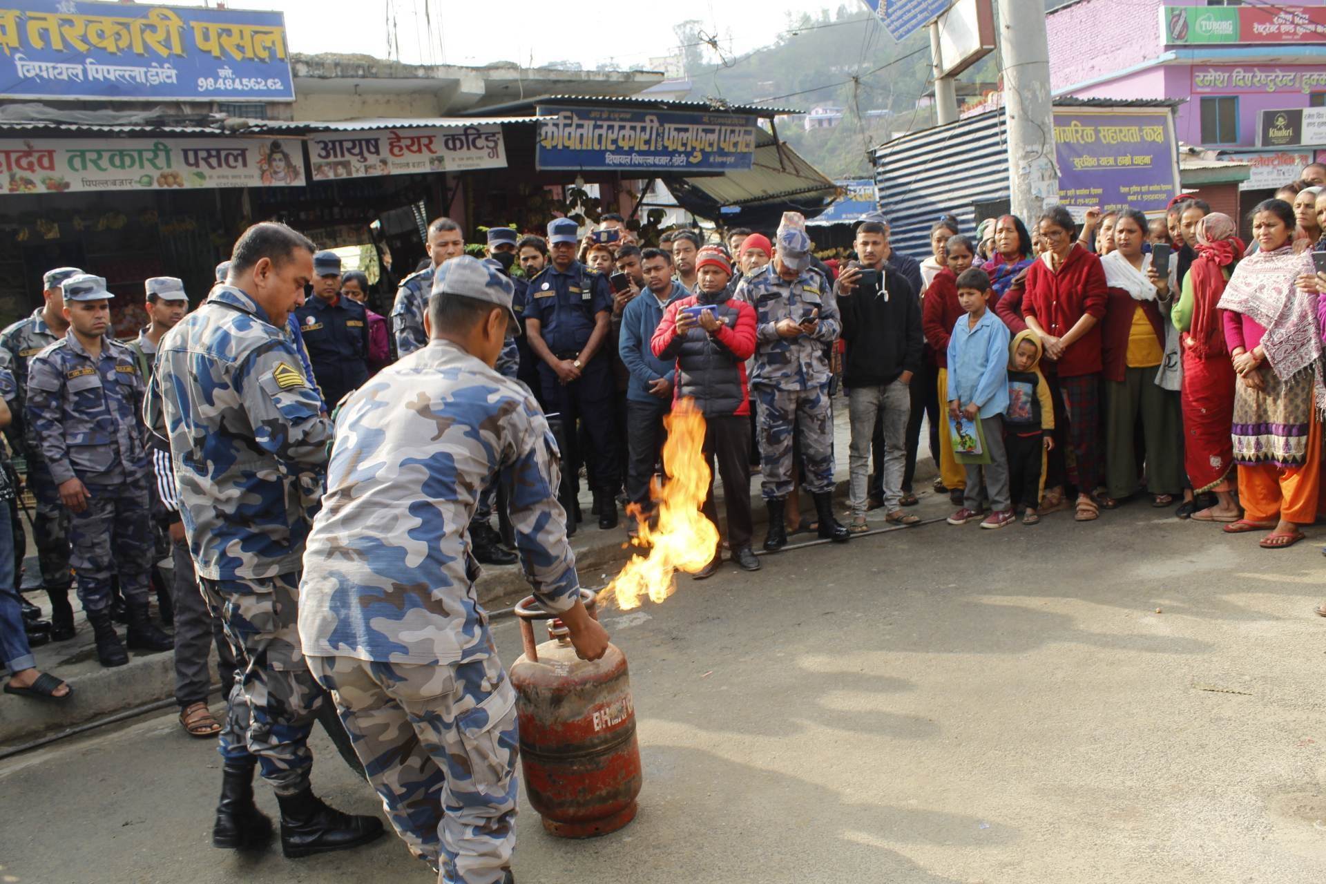 सशस्त्र प्रहरीद्वारा आगलागी सम्बन्धी कृत्रिम घटना अभ्यास