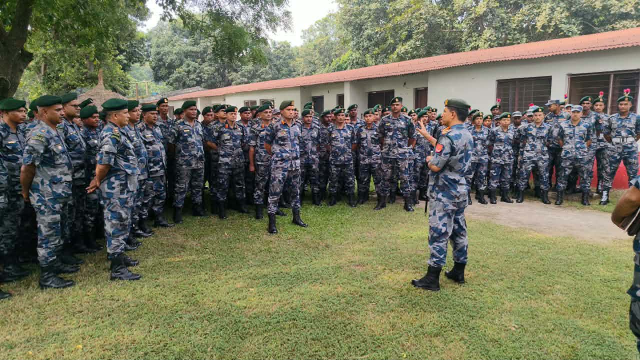छिन्नमस्ता पुगेर सशस्त्रका आईजीले भने– सीमा अपराध नियन्त्रणमा निर्मम हुनू, सतर्कता र समन्वय बढाउनू