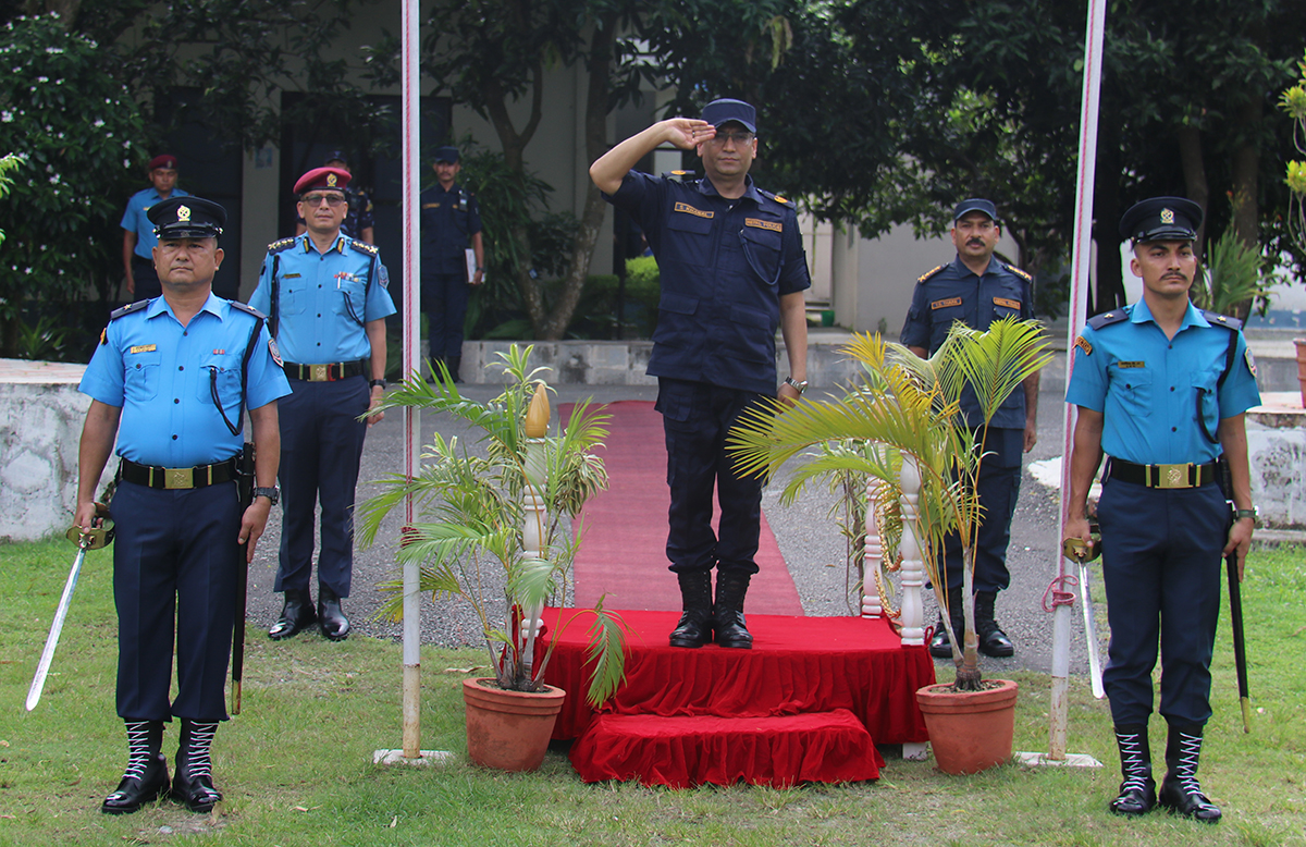 पदीय दायित्व निर्वाह गर्न प्रहरी कर्मचारीहरूलाई डीआईजीपी खनालको निर्देशन