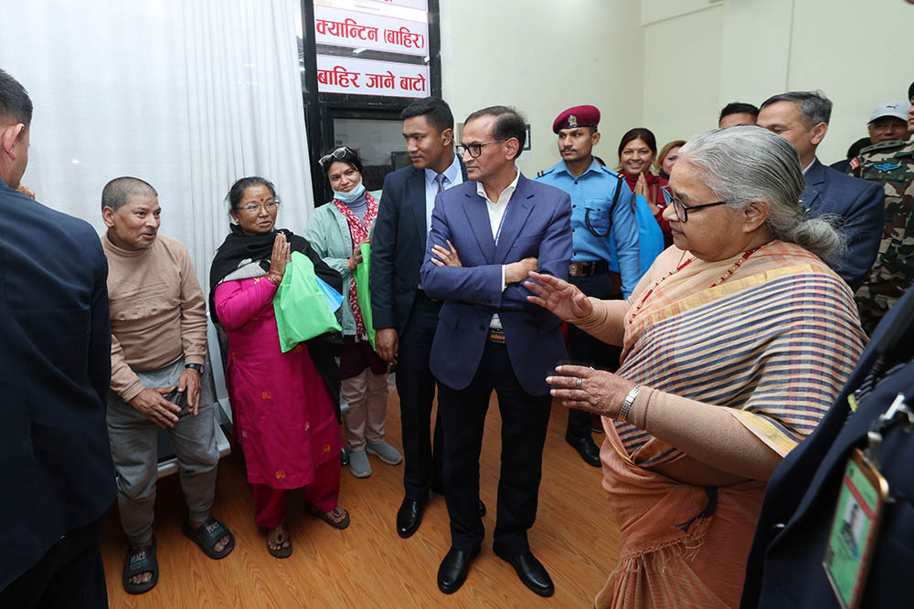 प्रधानमन्त्री कार्कीबाट काठमाडौँ जिल्ला प्रशासन कार्यालयको कामबारबाही निरीक्षण