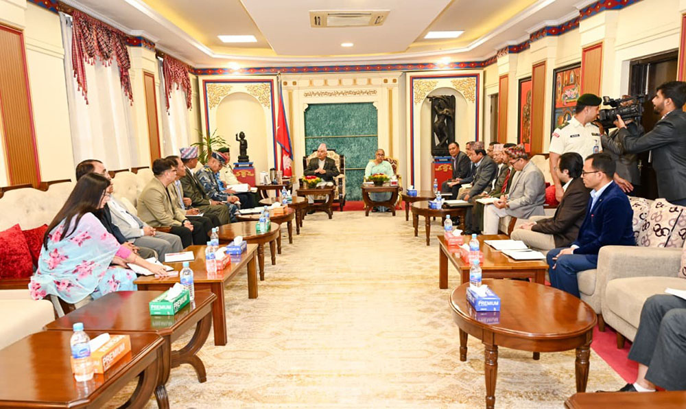 चारवटै सुरक्षा निकायका प्रमुखसँग राष्ट्रपति र प्रधानमन्त्रीले गरे छलफल