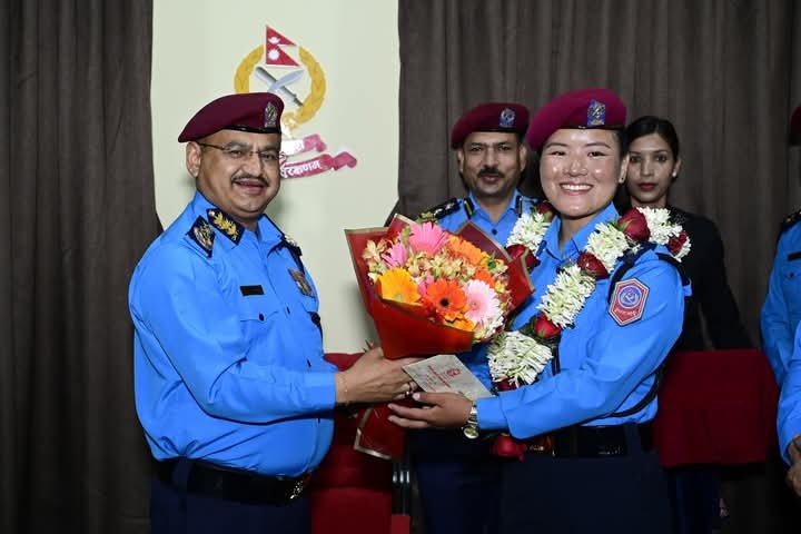 प्रहरी नायव निरीक्षक शेर्पा दर्ज्यानी चिन्हद्वारा सुशोभित